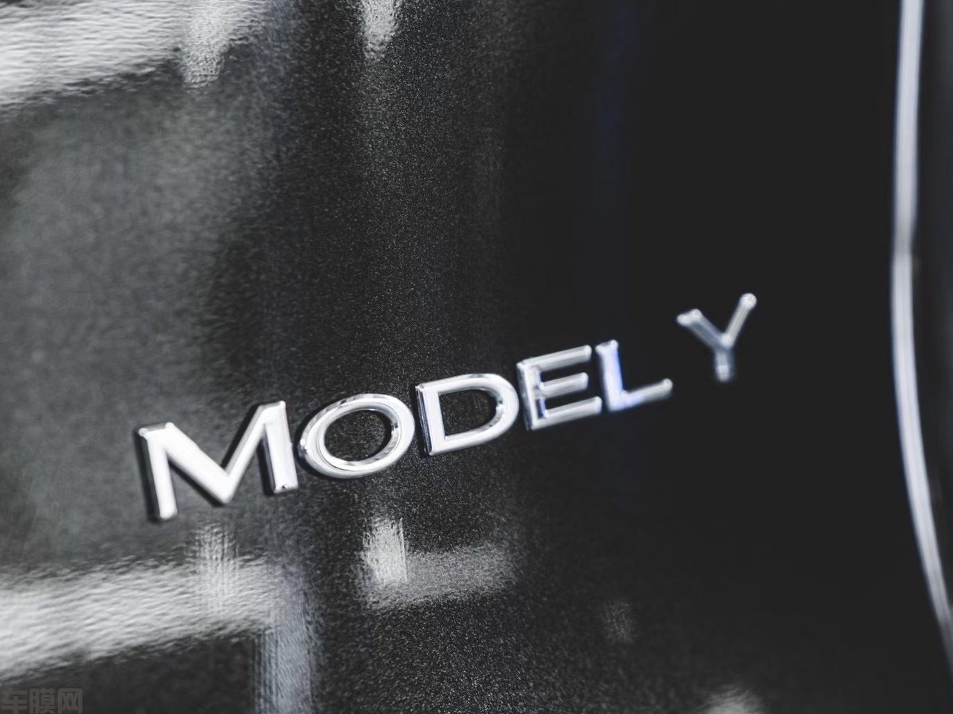 特斯拉ModelY 金属珠光黑改色膜 效果图