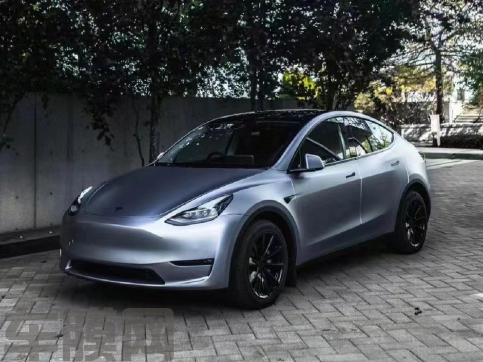 特斯拉Model Y 超哑普鲁士蓝改色膜 效果图