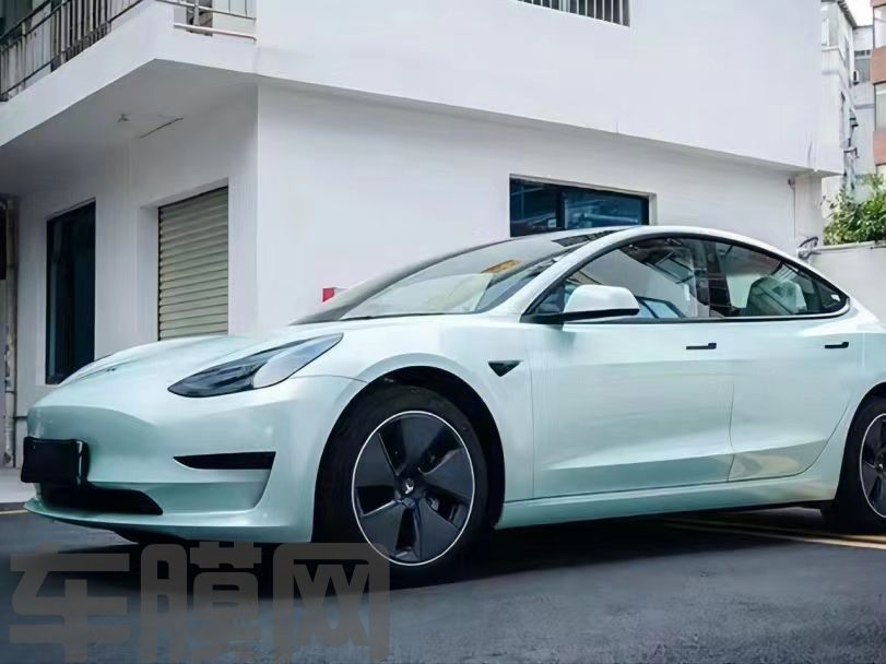 特斯拉Model 3 马卡龙月光玉改色膜 效果图