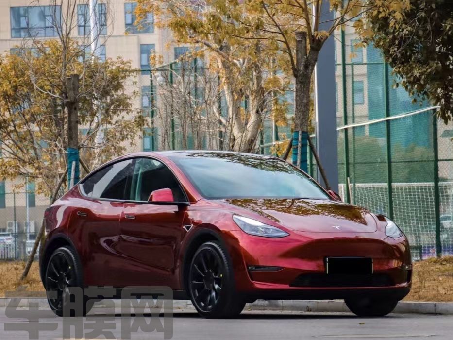 特斯拉Model Y 液态龙血红改色膜 效果图