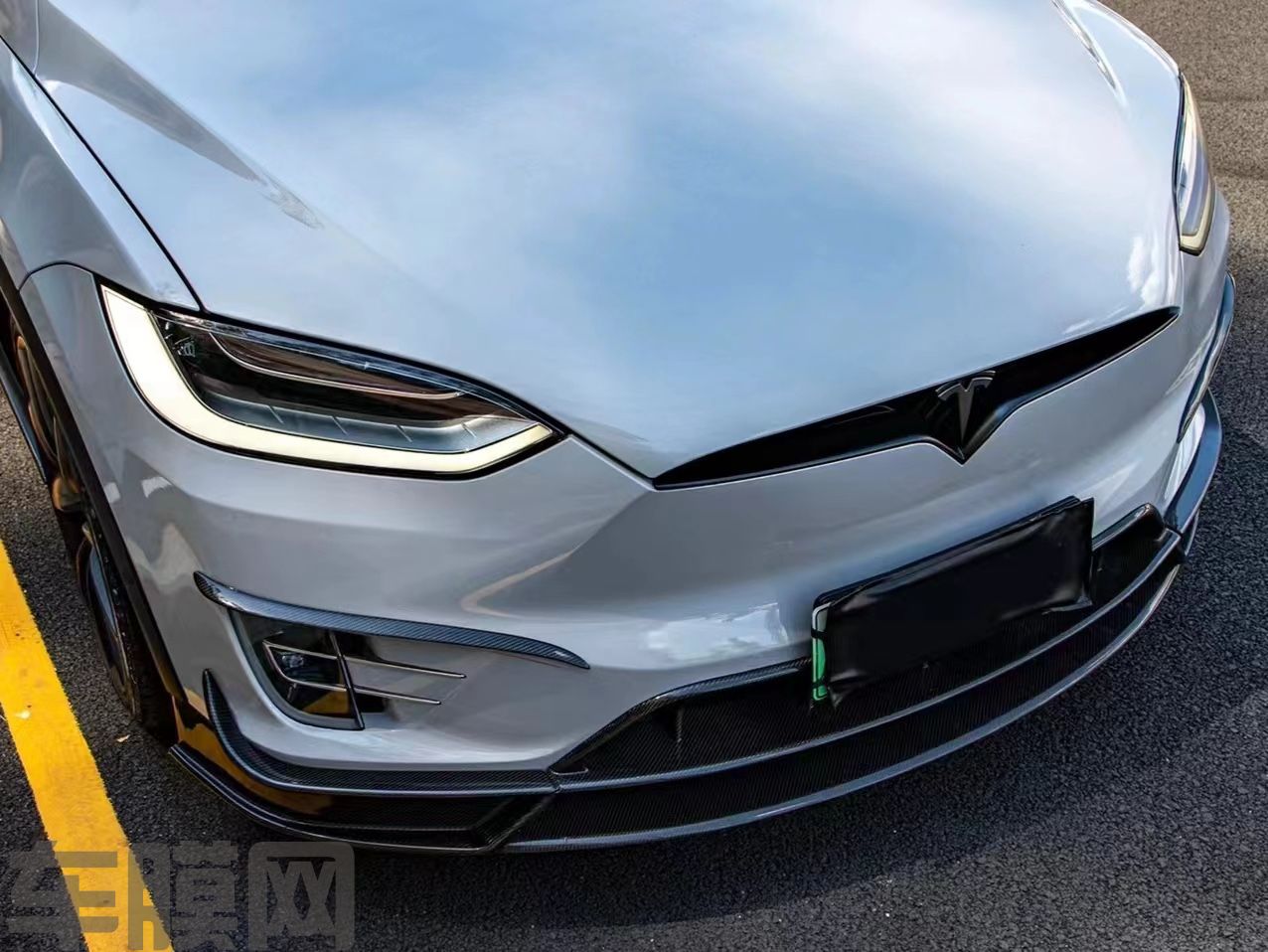 特斯拉Model X 火山灰改色膜 效果图