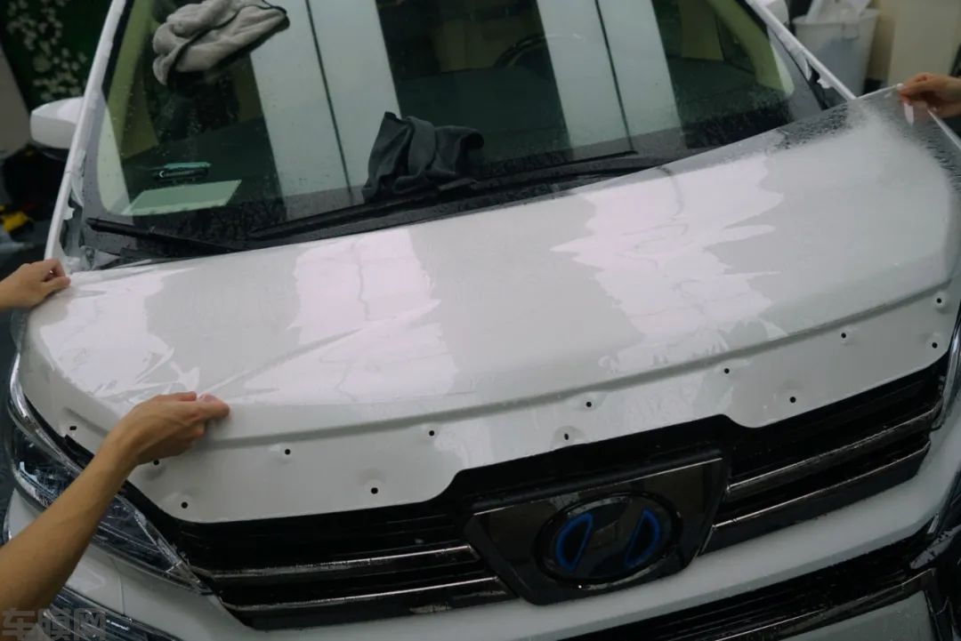 汽车改装｜丰田威尔法装贴漆面透明膜案例(图6)