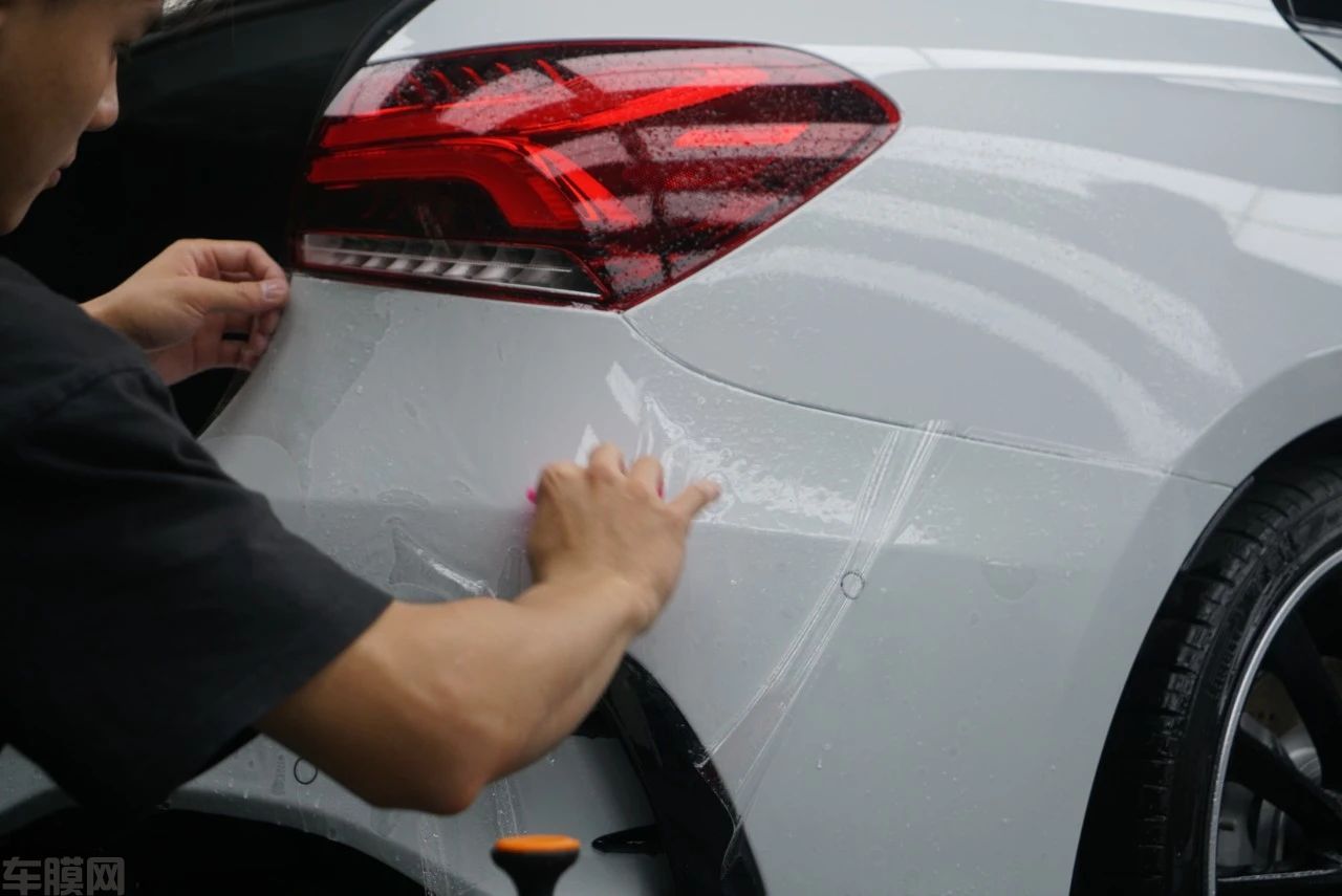 汽车改装｜奔驰AMG A35L装贴漆面保护膜案例(图2)