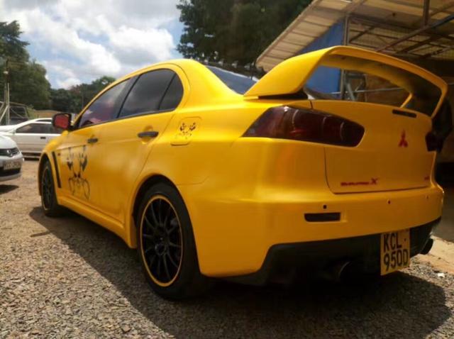 三菱EVO车身改色贴膜电光黄效果图 靓丽的小黄蜂
