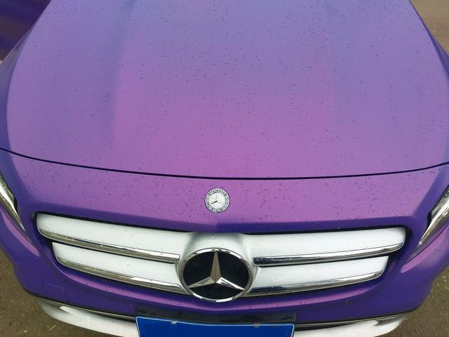 奔驰GLA车身改色膜亚光紫魅粉效果图