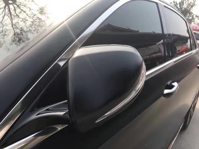 奔驰S320汽车改色贴膜:  电光黑效果图