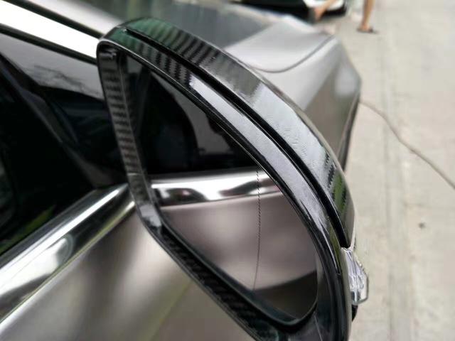 奔驰E300汽车改色贴膜: 电光棕灰效果图