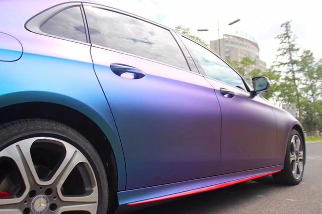 奔驰E300L改色紫魅蓝车身贴膜效果图