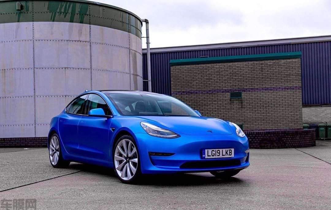Tesla Model 3 陶瓷蓝贴膜改色效果图