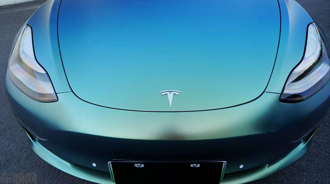 特斯拉Model 3流光绿贴膜改色效果图