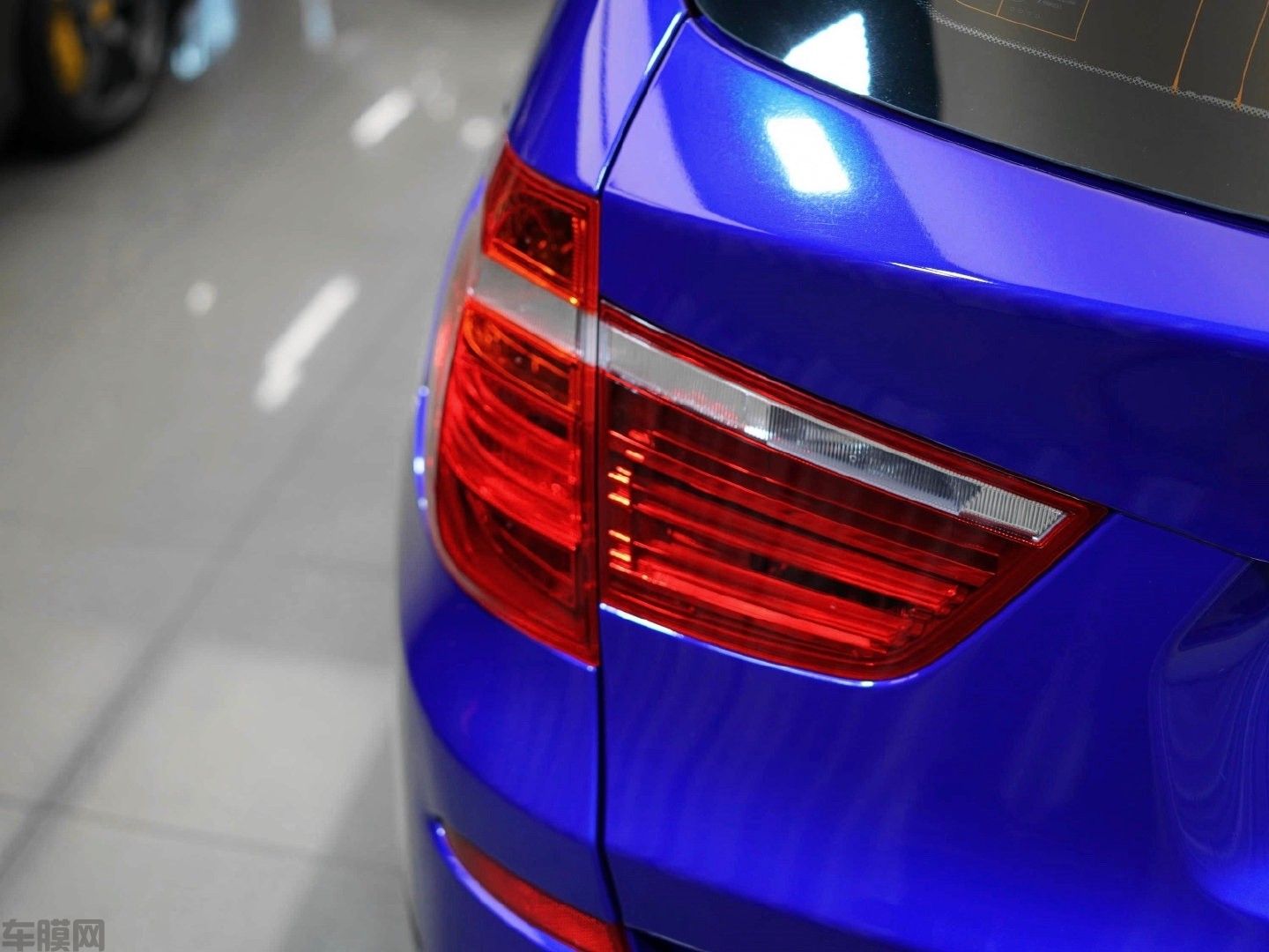 BMW X3极光蓝莓贴膜改色效果图