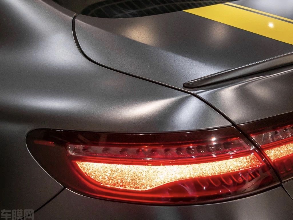 奔驰E Coupe 电光金属深邃灰+AMG拉花改色膜效果图