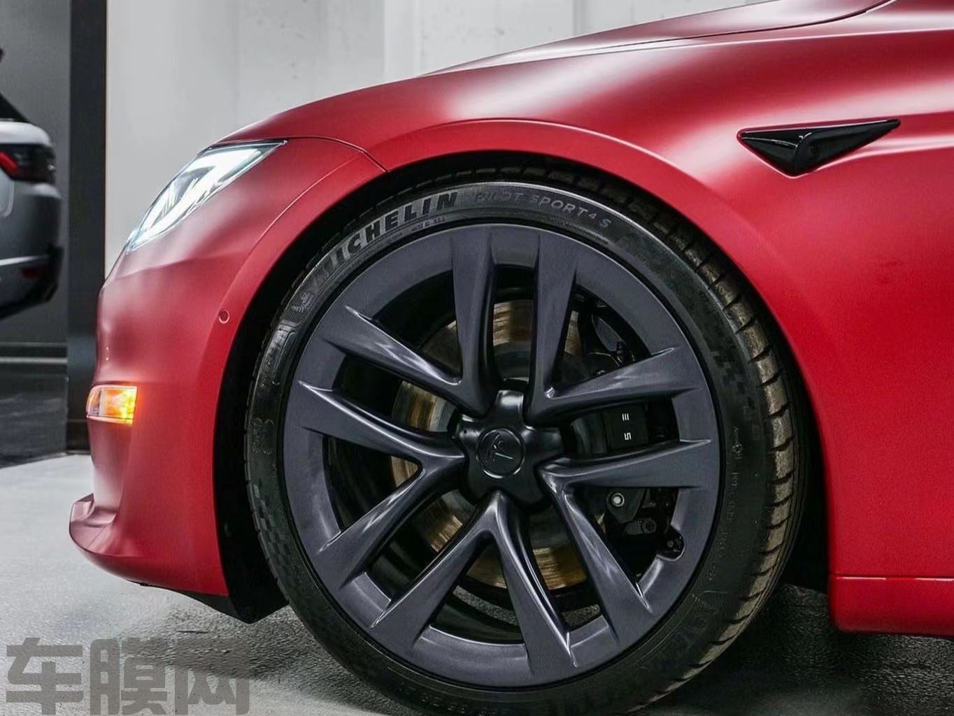 特斯拉Model S 龙血红改色膜 效果图