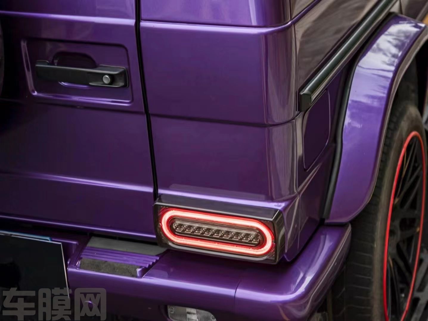 奔驰巴博斯 PET高亮金属紫改色膜 效果图