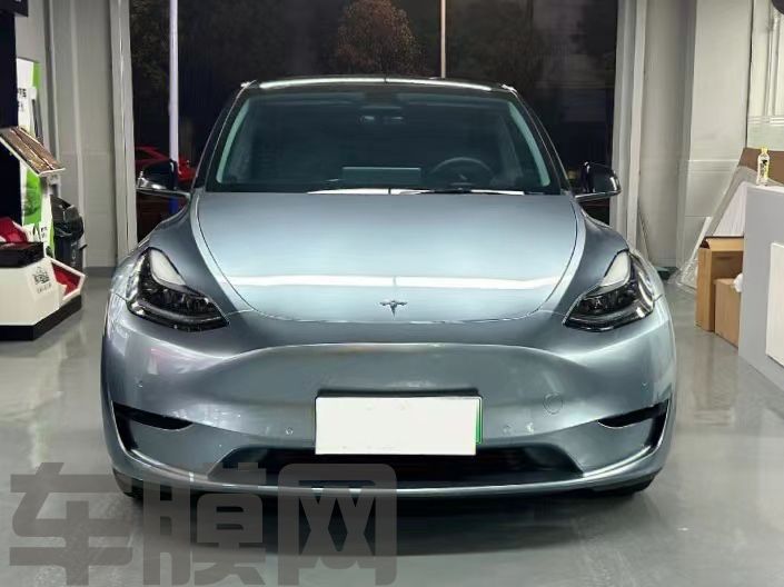 特斯拉Model Y 液态金属索玛托蓝改色膜 效果图